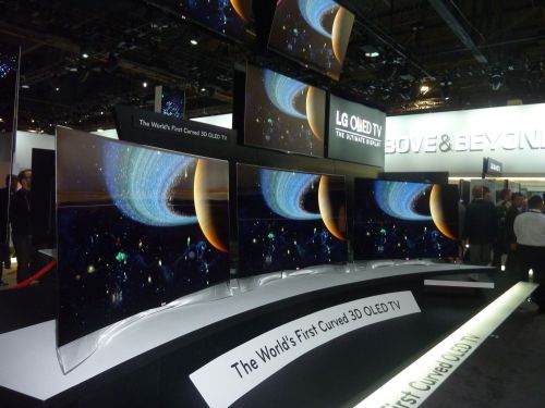 LG The Worlds First Curved 3D OLED TV
